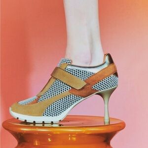 sneex by Sara Blakely size 36